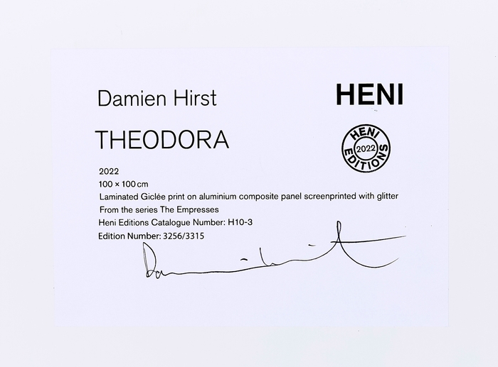 Theodora 작품 뒷면